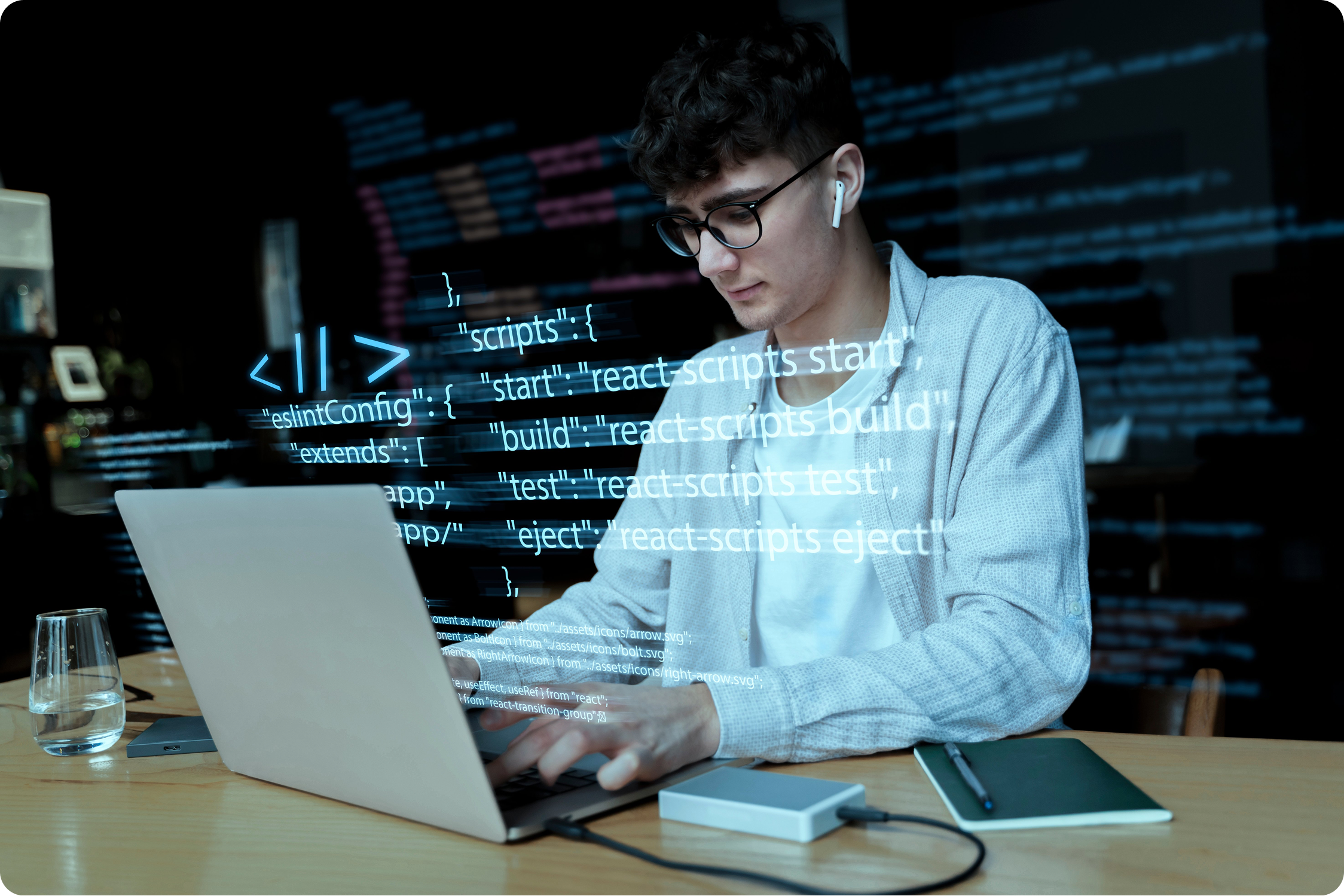 experiencia-en-programacion-con-una-persona-que-trabaja-con-codigos-en-la-computadora 2