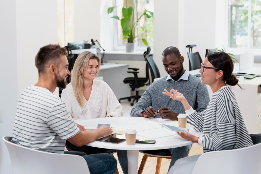 Un meeting de comunicación interna en una empresa